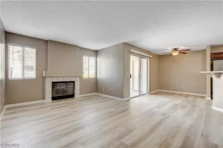 Photo #5: 2494509 Listing 