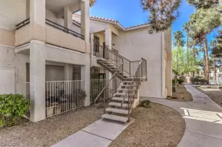 Photo #4: 2494525 Listing 