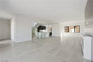 Photo #6: 2494530 Listing 