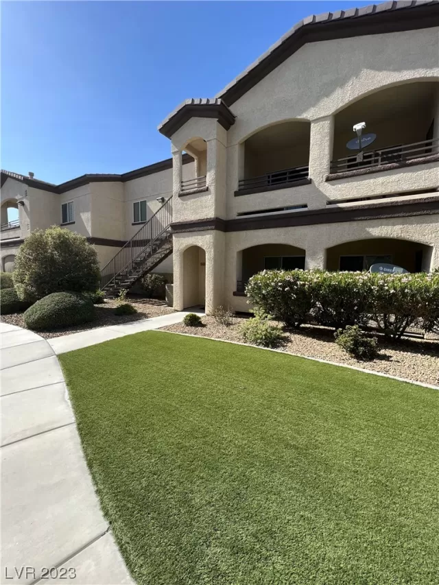 MLS: 2494548 Condo For Sale