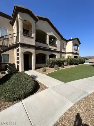 Photo #1: 2494548 Listing 