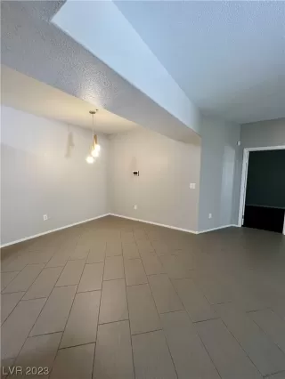 Photo #6: 2494548 Listing 