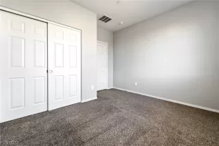 Photo #5: 2494552 Listing