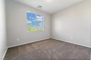 Photo #6: 2494552 Listing