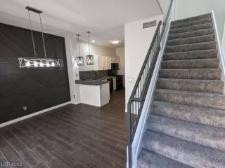 Photo #4: 2494575 Listing 