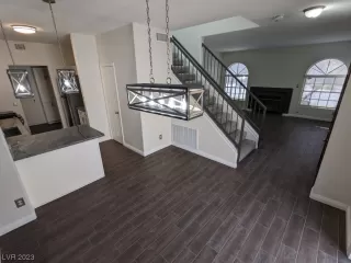 Photo #6: 2494575 Listing 