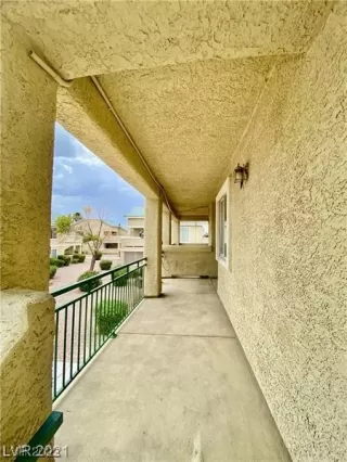 Photo #2: 2494578 Listing 