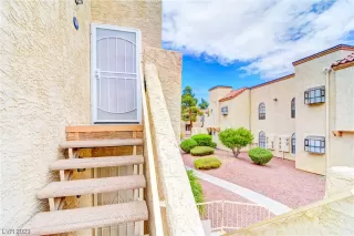 Photo #1: 2494595 Listing 