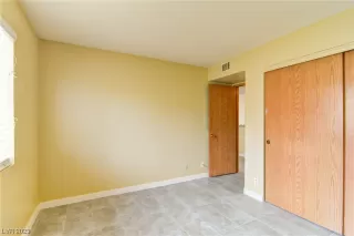 Photo #5: 2494595 Listing 