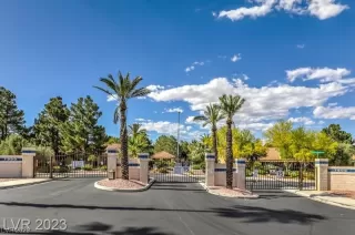 Photo #1: 2494596 Listing 