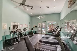 Photo #4: 2494596 Listing 