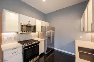 Photo #5: 2494609 Listing 