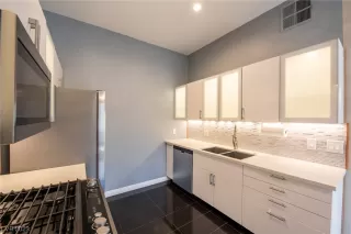 Photo #6: 2494609 Listing 