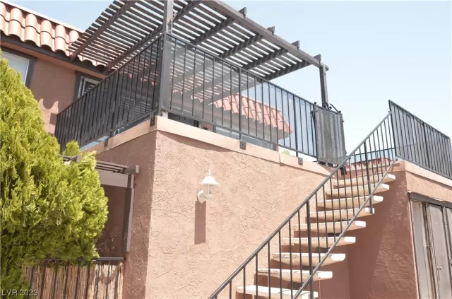 MLS: 2494616 Condo For Sale