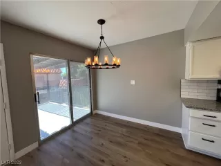 Photo #5: 2494616 Listing