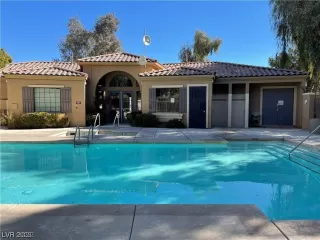 Photo #1: 2494631 Listing 