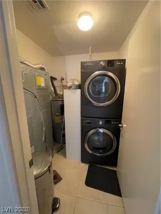 Photo #2: 2494631 Listing 