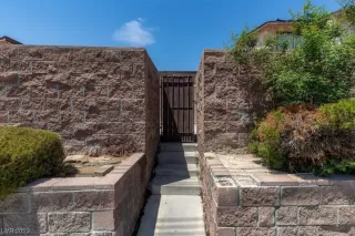 Photo #3: 2494672 Listing 