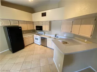 Photo #4: 2494716 Listing 