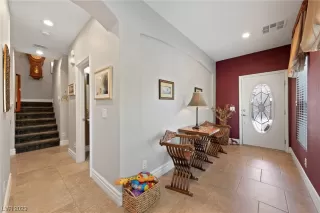 Photo #2: 2494718 Listing