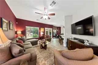 Photo #3: 2494718 Listing