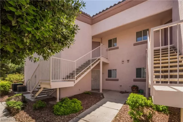 MLS: 2494738 Condo For Sale