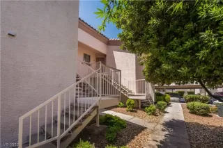 Photo #1: 2494738 Listing