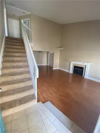 Photo #1: 2494748 Listing 