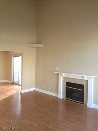 Photo #2: 2494748 Listing 