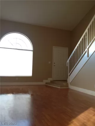 Photo #4: 2494748 Listing 