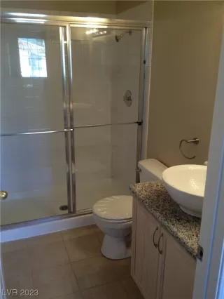 Photo #5: 2494748 Listing 