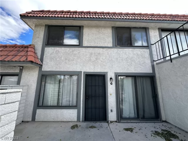 MLS: 2494749 Condo For Sale