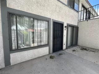 Photo #1: 2494749 Listing 