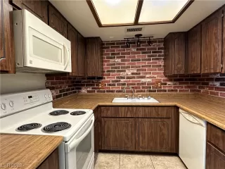 Photo #4: 2494749 Listing 