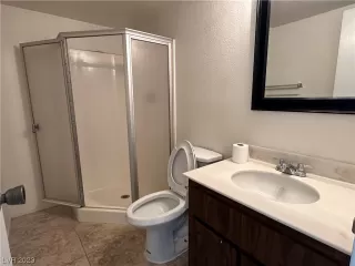 Photo #5: 2494749 Listing 