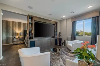 Photo #6: 2494771 Listing 