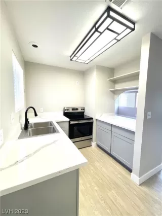 Photo #2: 2494773 Listing 