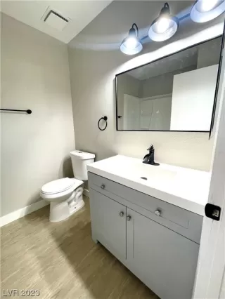 Photo #6: 2494773 Listing 