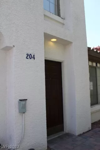 Photo #2: 2494780 Listing 