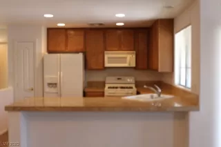 Photo #6: 2494780 Listing 