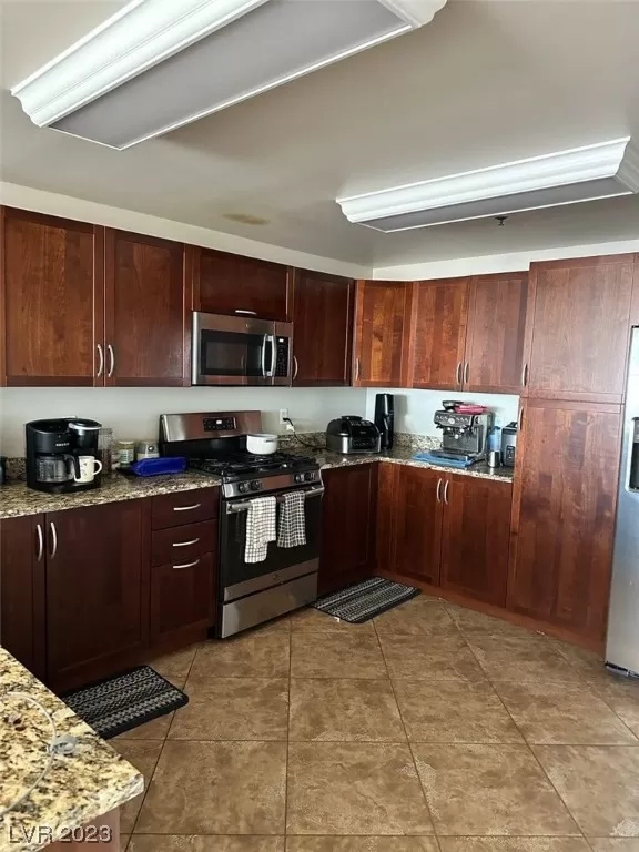 MLS: 2494782 Condo For Sale