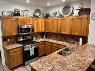 Photo #4: 2494784 Listing 