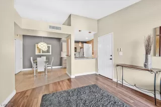 Photo #2: 2494791 Listing 