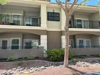 Photo #1: 2494814 Listing 