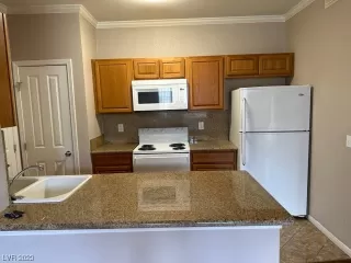 Photo #3: 2494814 Listing 