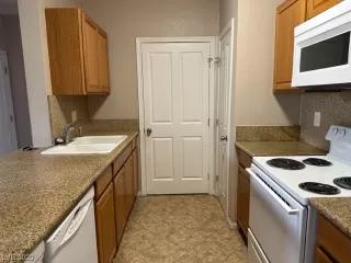 Photo #4: 2494814 Listing 