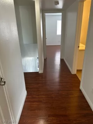 Photo #4: 2494862 Listing