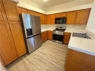 Photo #1: 2494871 Listing 