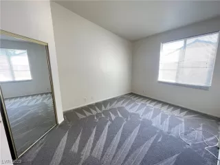 Photo #5: 2494871 Listing 