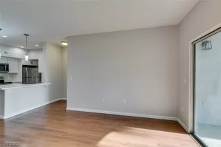 Photo #6: 2494885 Listing 